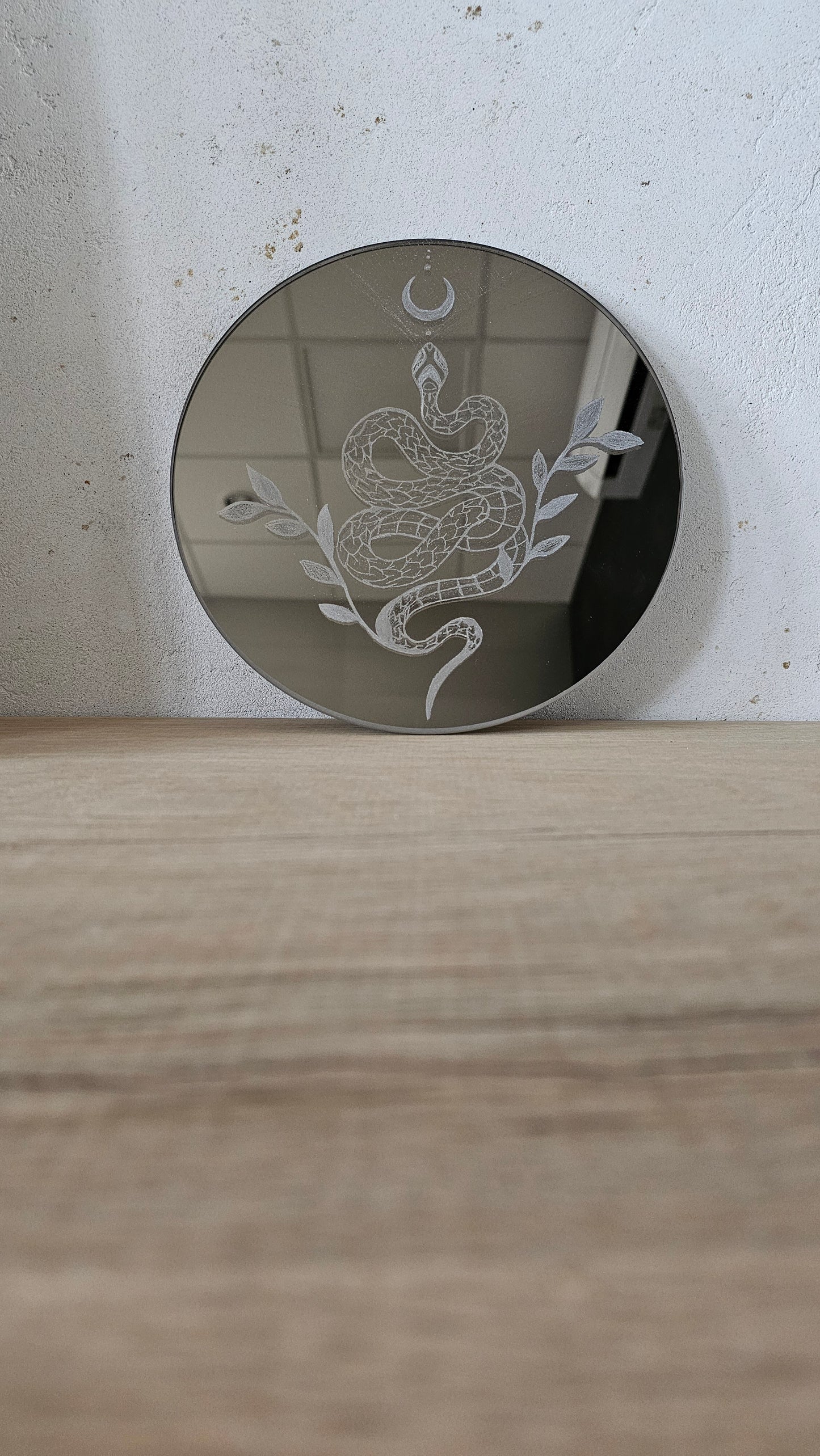 GRAVED MIRROR SNAKE